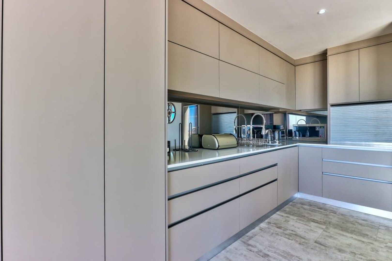 4 Bedroom Property for Sale in Bloubergrant Western Cape